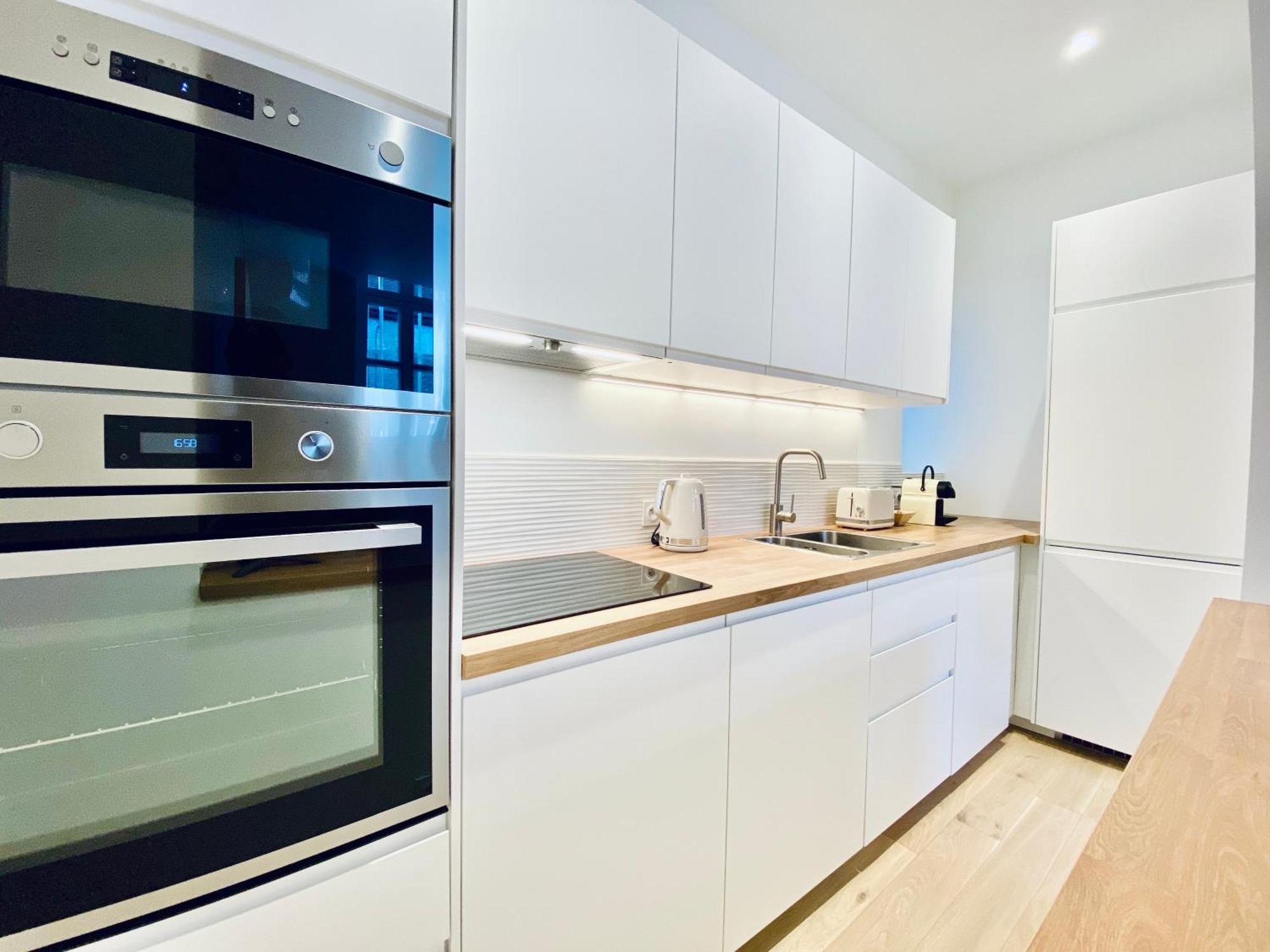 סנס Velvet - Best Keys - Maison Duplex Elegante - Plein Centre Ville - Deco Minimaliste & Cosy - Literie Haut De Gamme - 2 Chambres Separees - Lit Queen Size & 1 Canape Convertible - Smart Tv - Wifi Fibre - Check-In Autonome מראה חיצוני תמונה